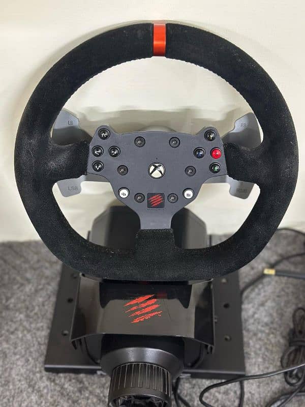 Xbox Madcatz Steering wheel with paddle shifter 1