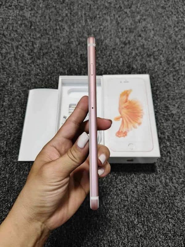 Iphone 6s plus 128gb my whatsapp number 03406950368 1