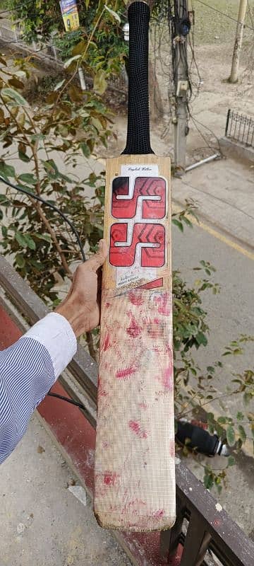 pure English Willow hard ball bats available 4