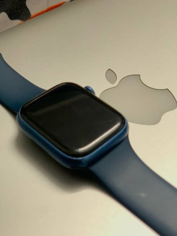 Apple watch series 7 45mm blue dial 2