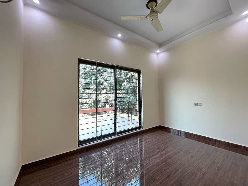 1 Kanal Well Maintained Owner Build Lower Portion Available For Rent In DHA Phase 1 9