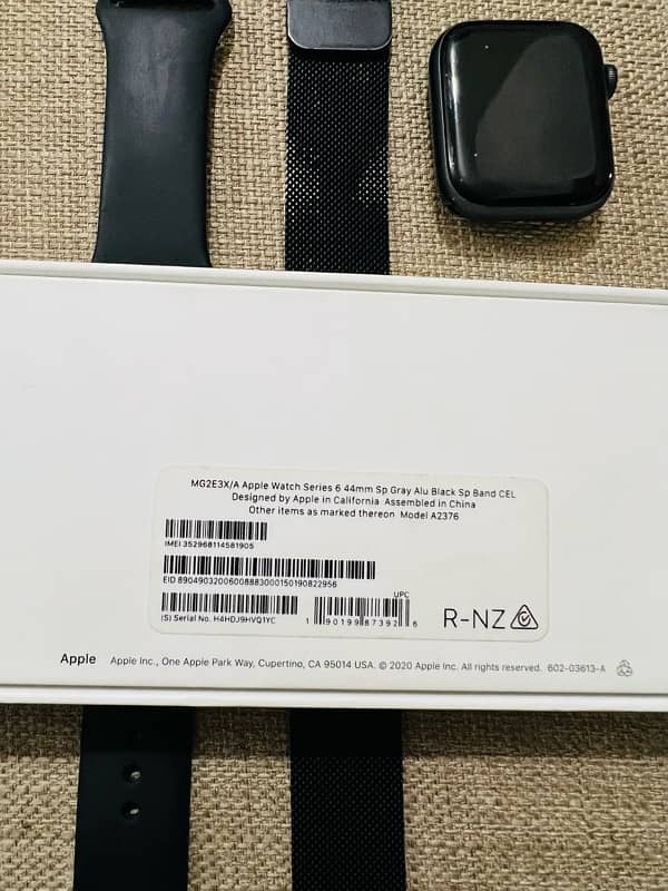 Apple Watch Series 6, 45mm ,Space Grey,GPS+Cellular 1