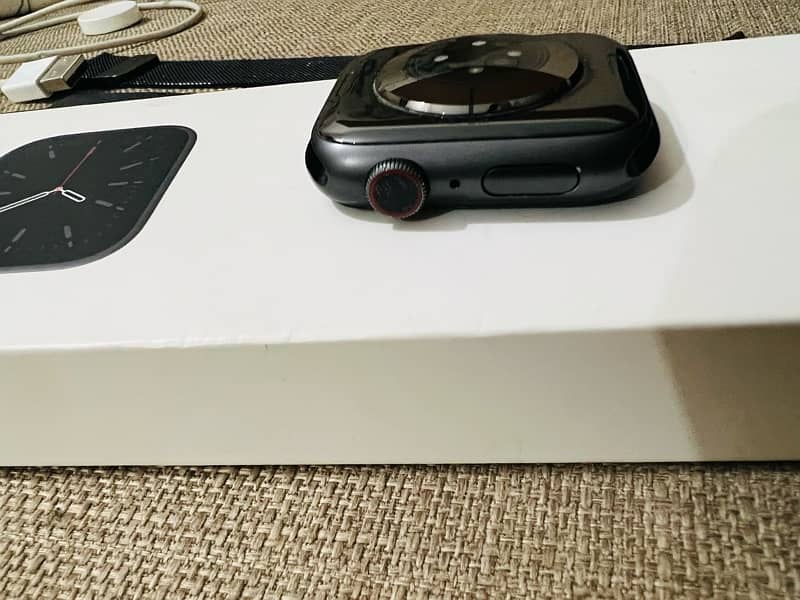 Apple Watch Series 6, 45mm ,Space Grey,GPS+Cellular 3