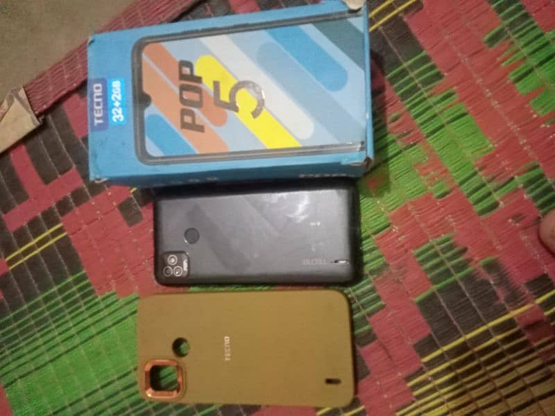 Tecno pop5 32 gp 2gp ram box or Mobil hai 100 parfect hai finger print 1