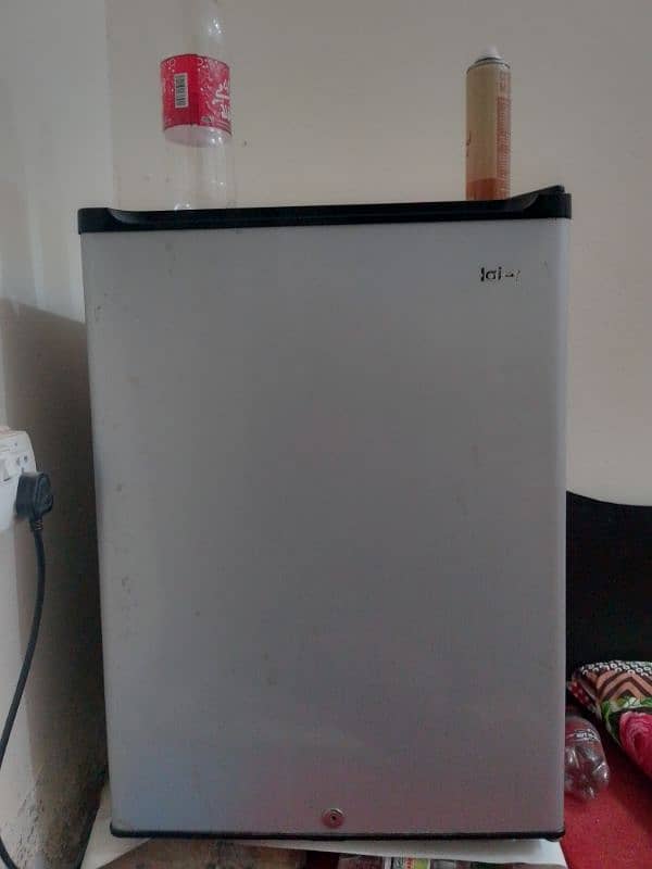 Haier mini fridge 0