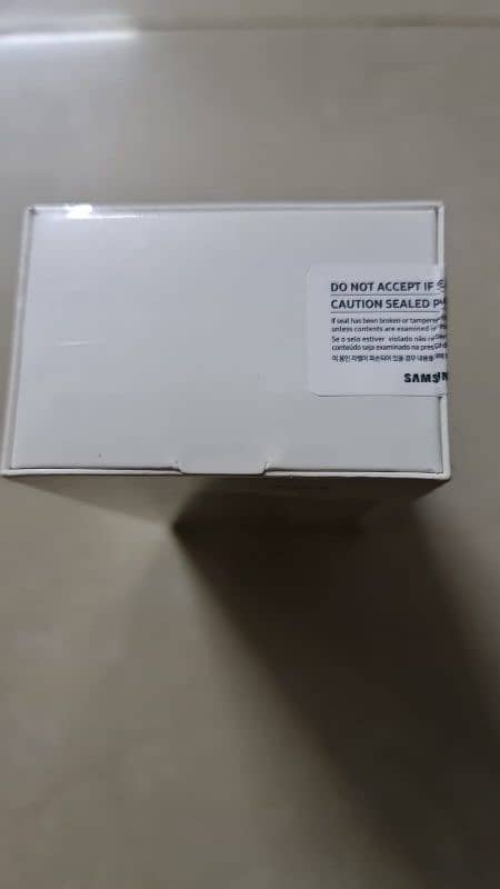 Samsung A04 Box Pack 10 by 10 Condition 5