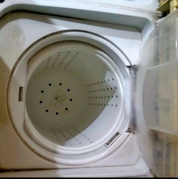 kenwood washing/dryer machine 2