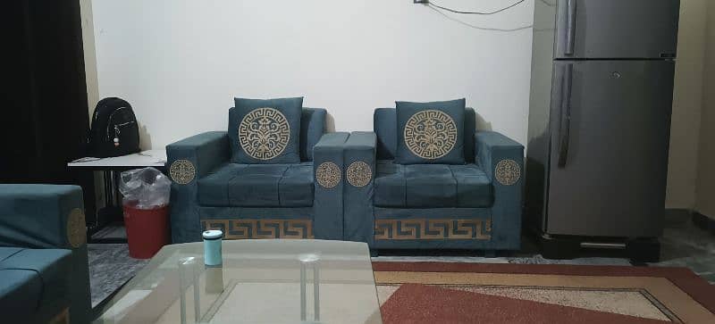 Modern 5 seater sofa with Motifs for sale 5