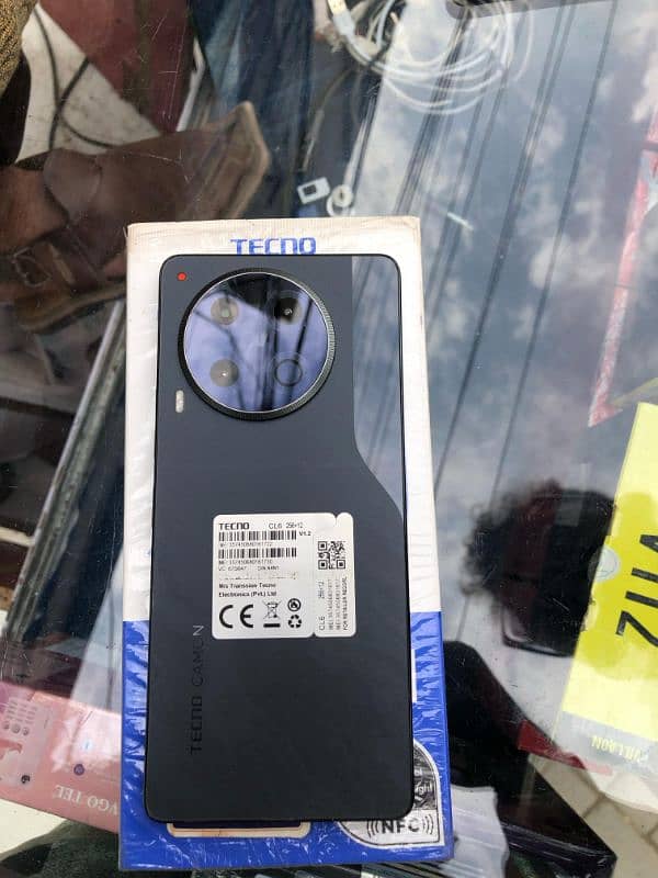 Tecno camon 30 12/256 urgent sale box with charger 1