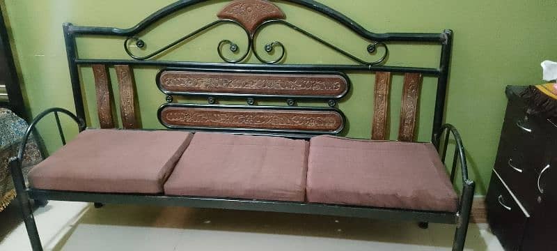 5 seater sofa for Sell Condition Norma 1