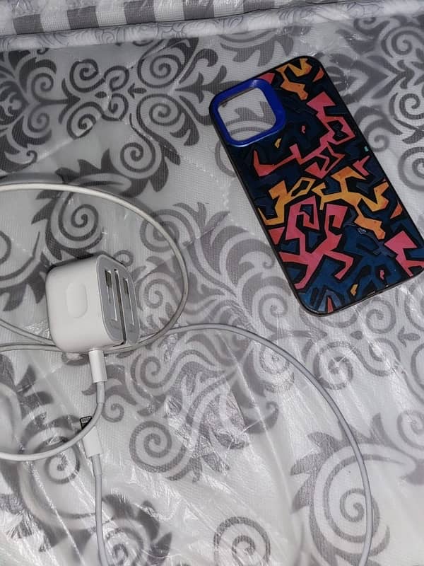 iphone 12 jv with free 20W charger and case 2