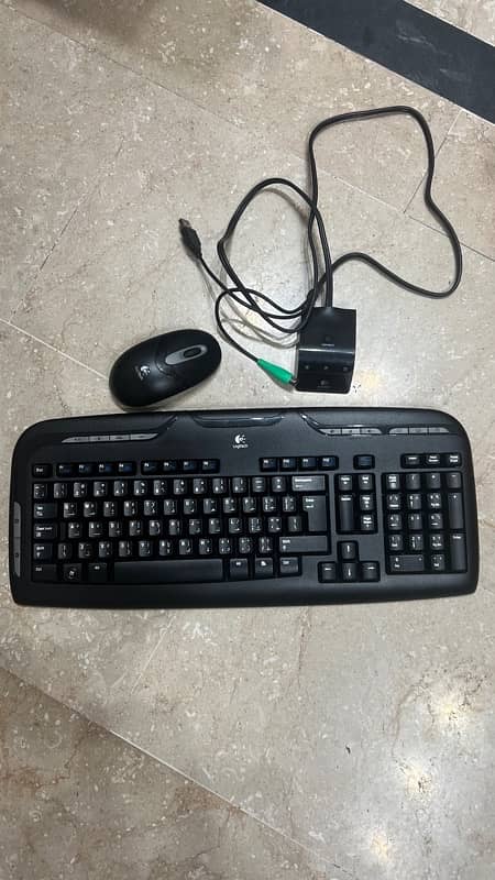 LOGITECH wireless keyboard and mouse set. 0