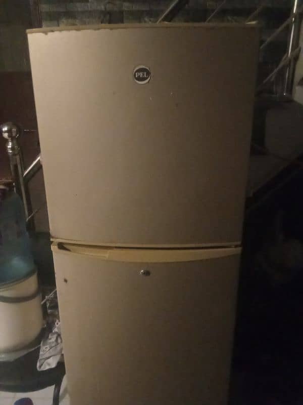 Pell 260 liter refrigerator 0