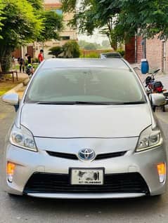 Toyota Prius 2014 Full Option