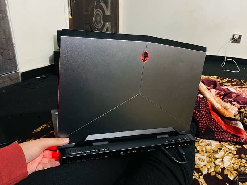 Alienware 17 r4 Gtx 1080 8gb 120hz 17.3 inch 1