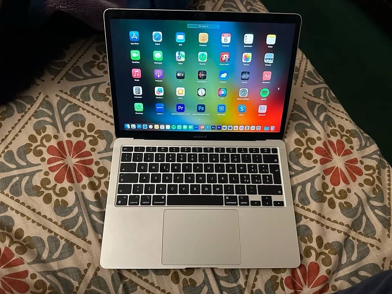 Macbook Air M1 Silver 8/256GB 0