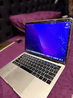 Macbook Pro 2017 Touch Bar 16gb Ram / 512gb