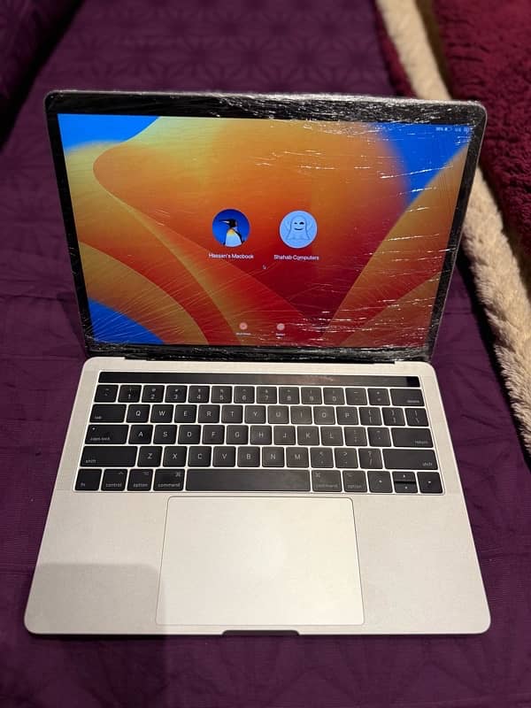 Macbook Pro 2017 Touch Bar 16gb Ram / 512gb 2