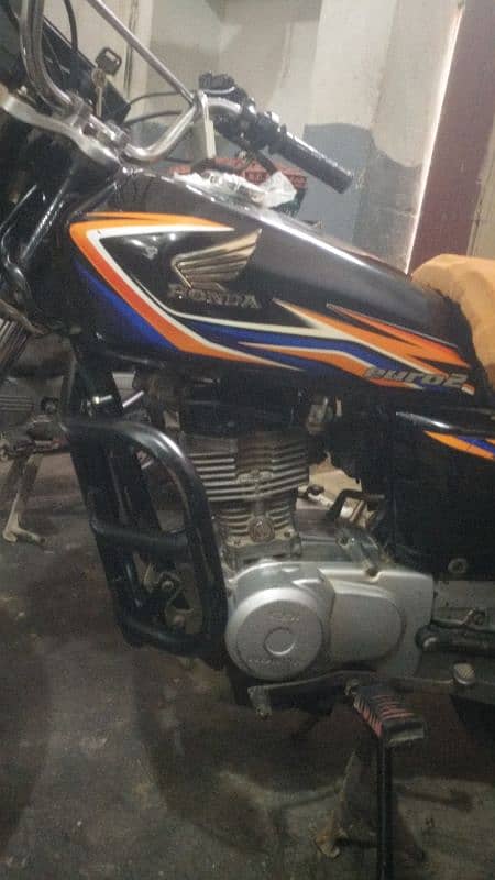 Honda 125 Touring Bike Power Full Engine 9