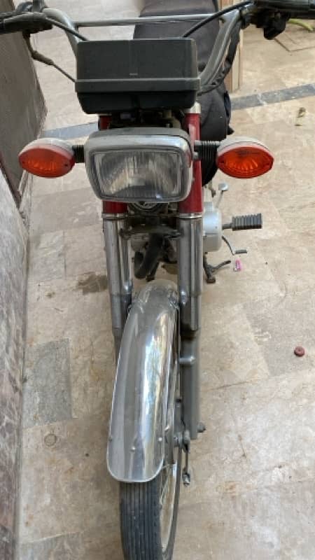 HONDA 125 ALMOST NEW 1