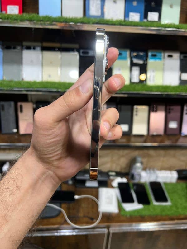 iPhone 14 pro PTA approved 4