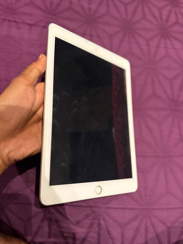 Ipad 5th Generation with Sim Slot 3