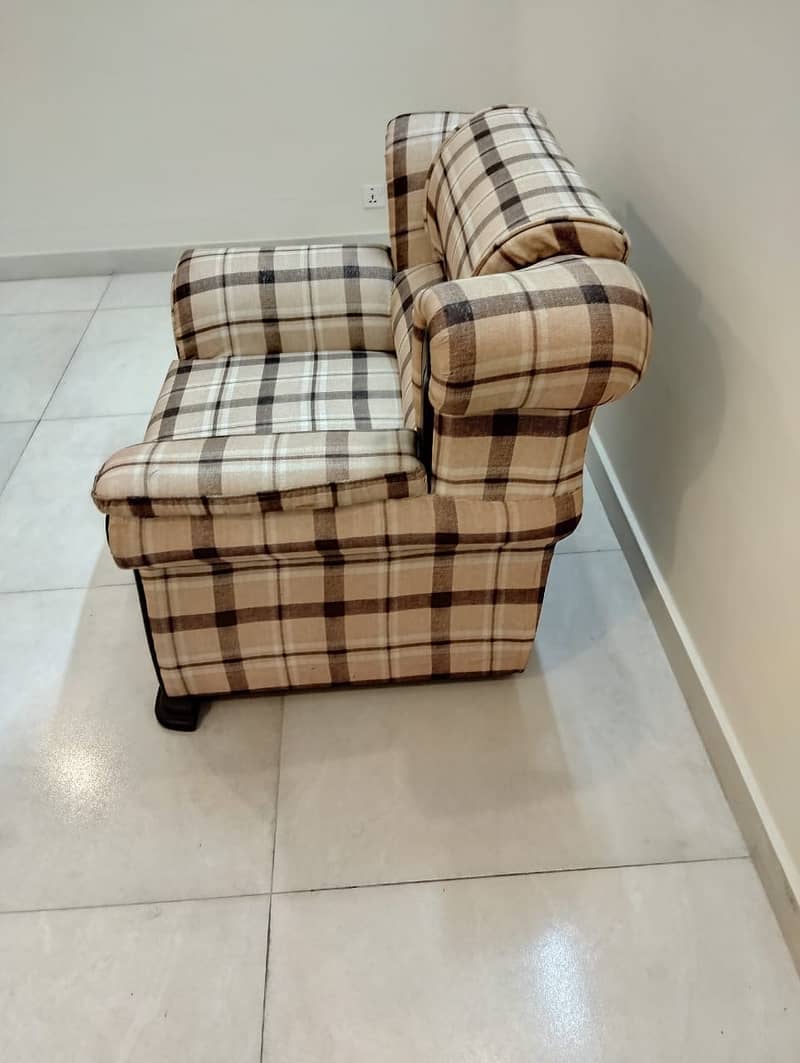 3+2+1 Sofa Set for sale | Almost new | Perfect Condition 5