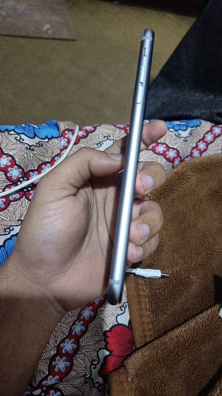 iphone 6 plus good working allhumdulillah non pta hai 2