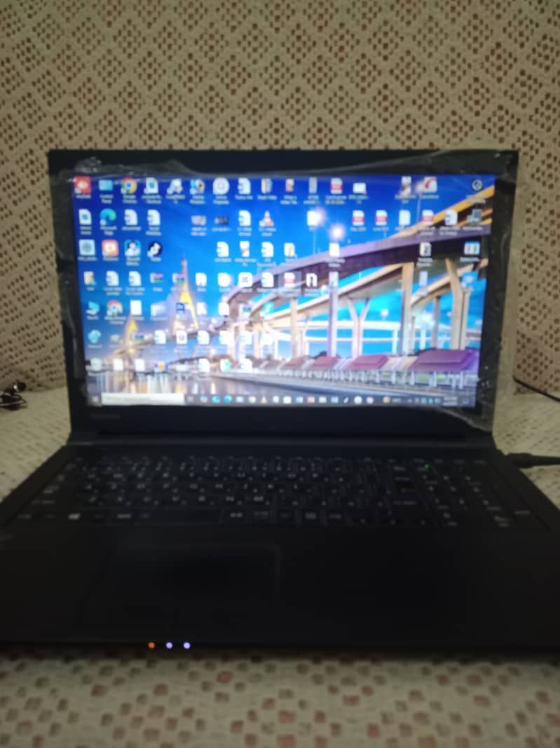  Toshiba Satellite R35 – Best Laptop Deal!  Ultrabook Laptop 2