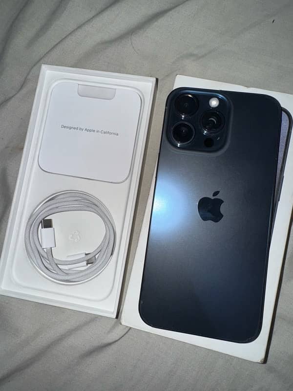 iPhone 15 pro max blue titanium 0