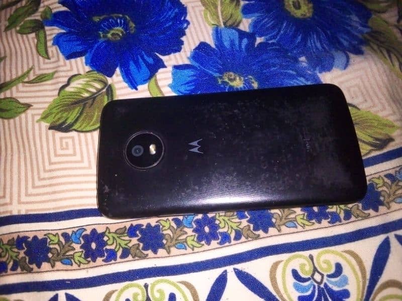 moto e4 0