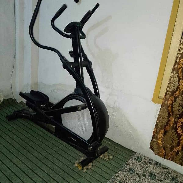 Elliptical Cycle Commerical Used little 1