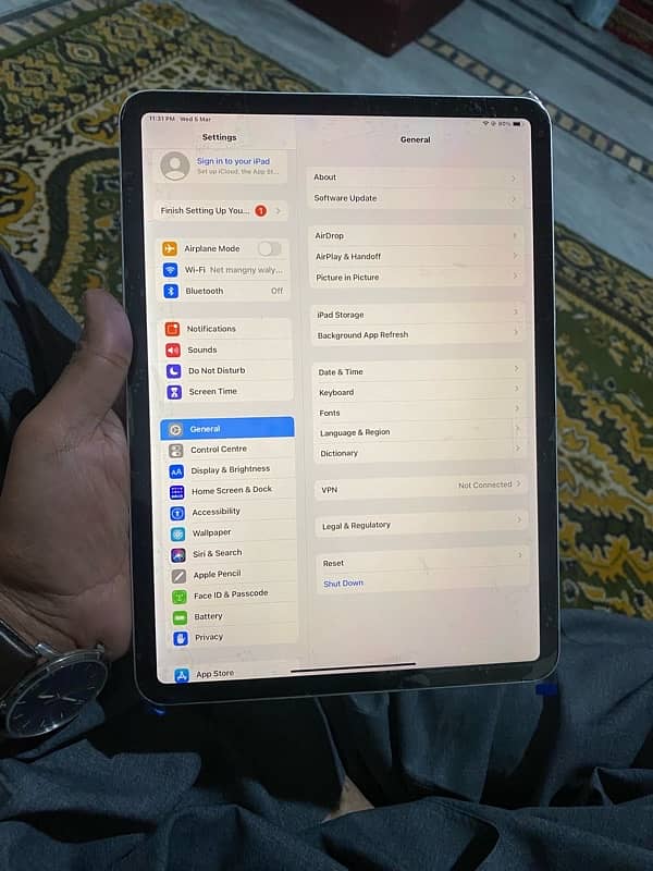 Ipad pro 11 inch 256 Gb. . . 9