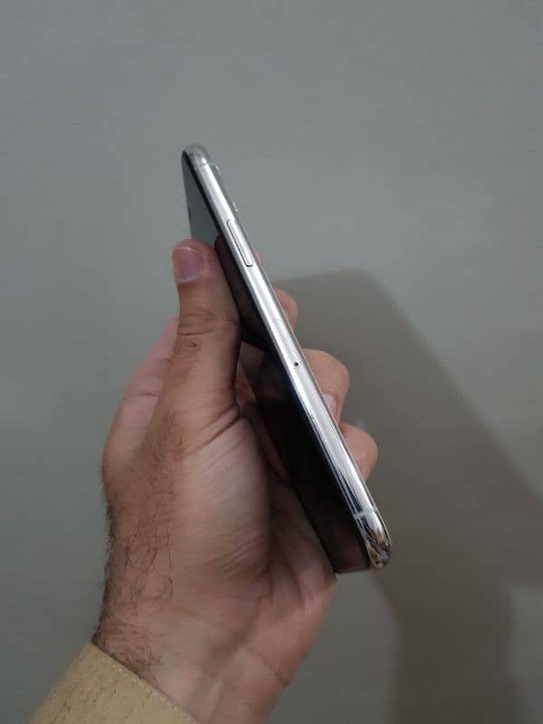 iphone 11pro pta approved 4