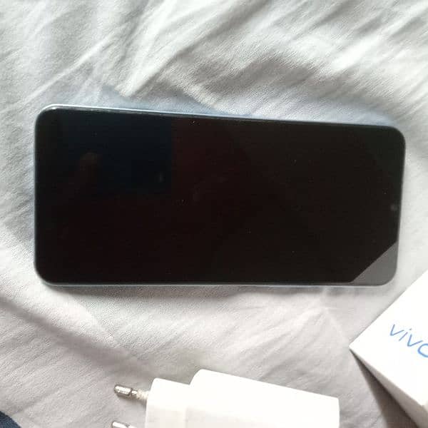 VIVO Y33s WITH BOX OR CHARGER 8/128 6