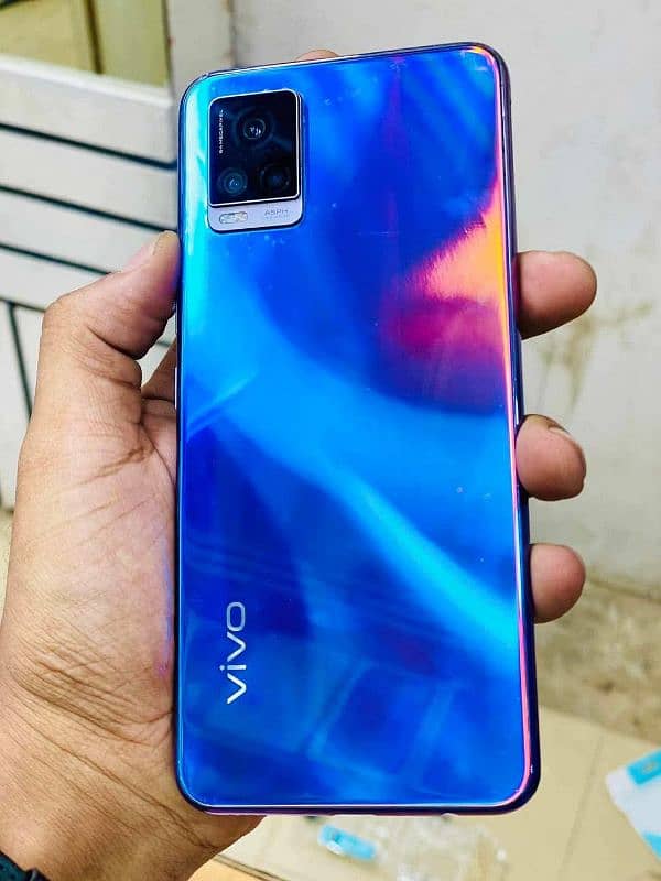 REALME V20 1