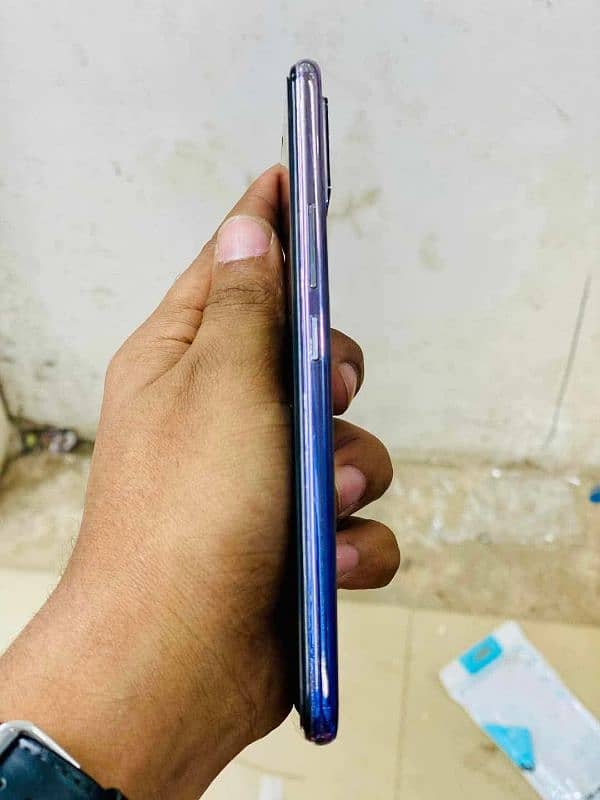 REALME V20 2