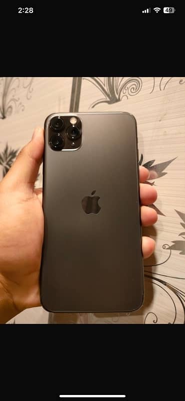 I phone 11 pro max 4