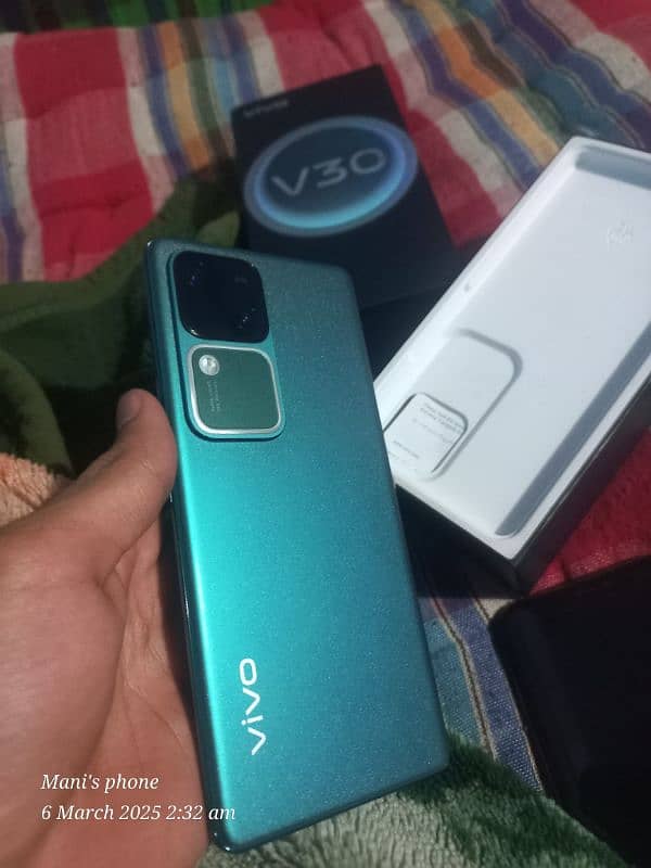 VIVO V30 12/256 WITH BOX 2