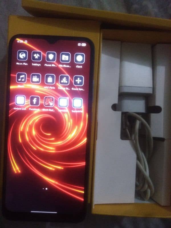 realme c21 4/64 0