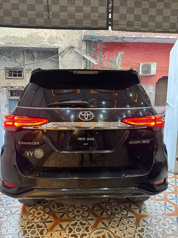 Toyota Fortuner 2017 9