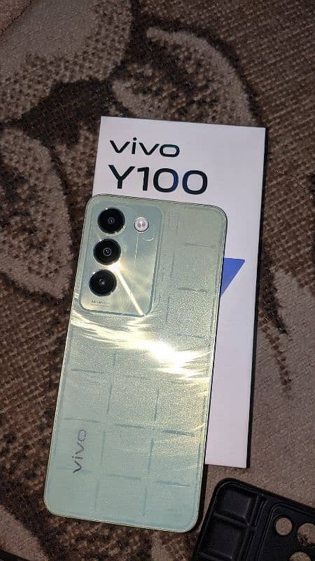 vivo y100 1