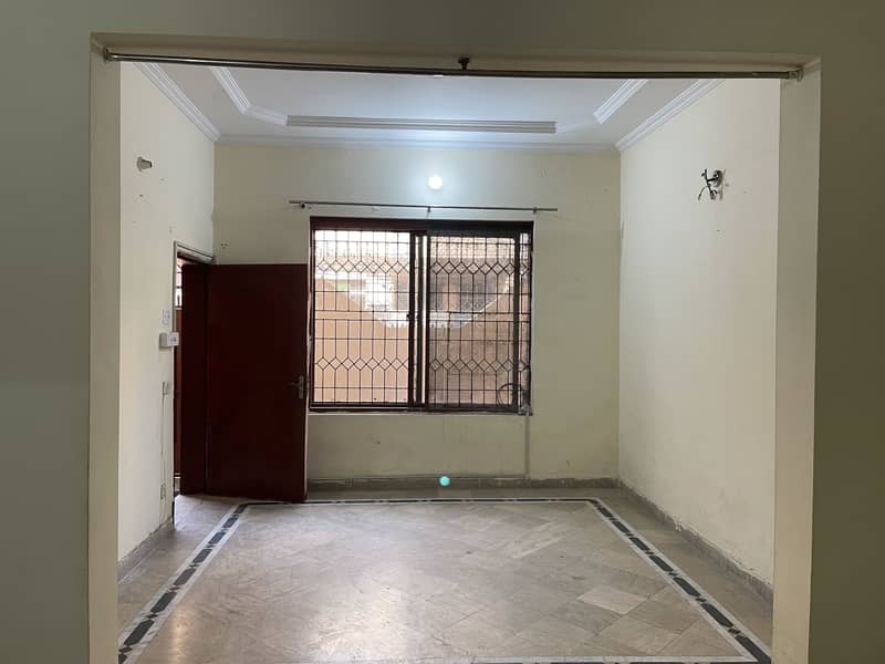 6 Marla Lower Portion Rent Near To Main Road Prime Location 6