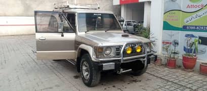 Mitsubishi Pajero 1990