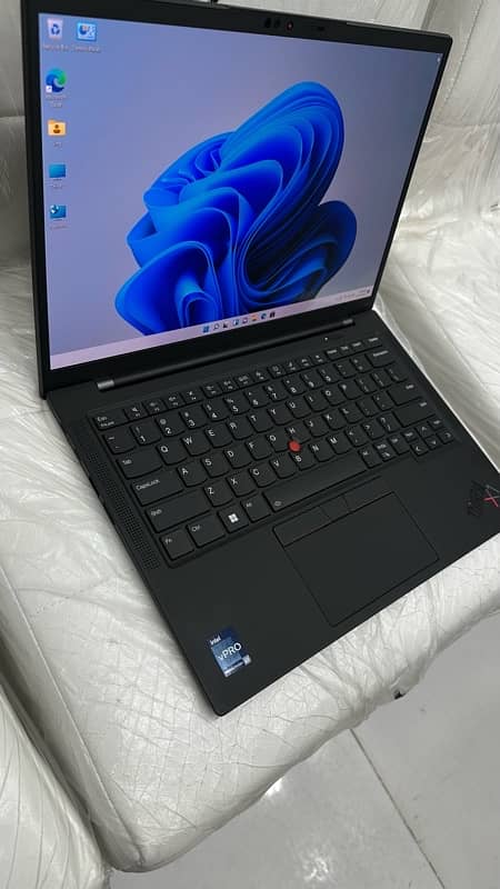 Lenovo Thinkpad X1 Carbon Gen 11 Core i7 13th Gen Ram 64gb Ssd 2TB New 1