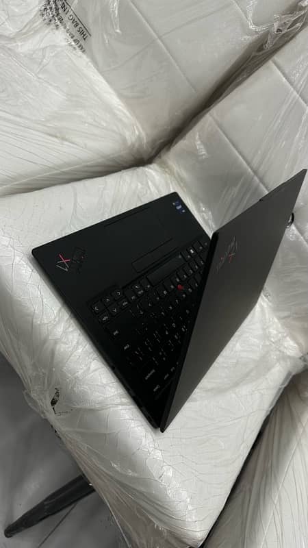 Lenovo Thinkpad X1 Carbon Gen 11 Core i7 13th Gen Ram 64gb Ssd 2TB New 9