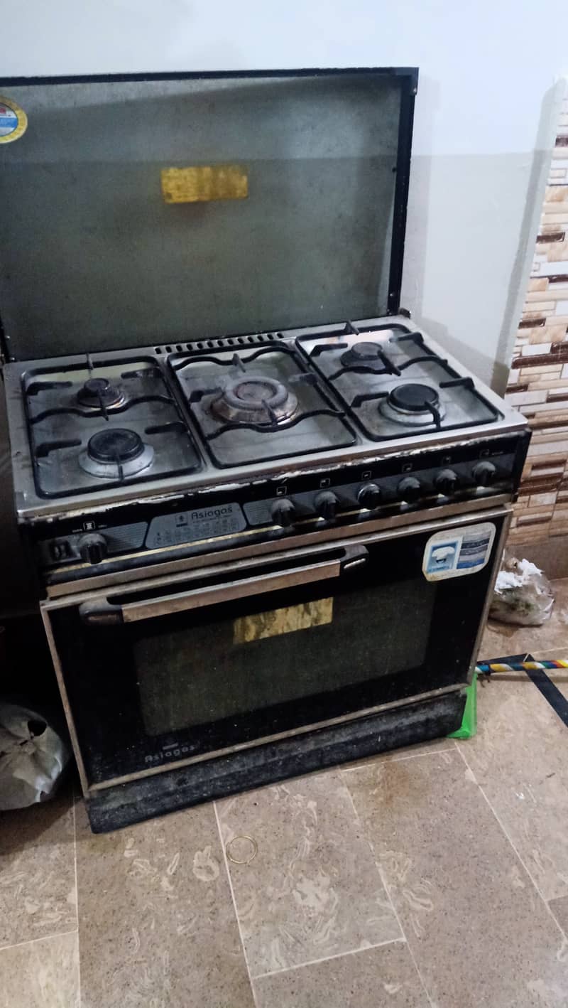 Asia Gas Cooking Range in 100% Working Condition 1