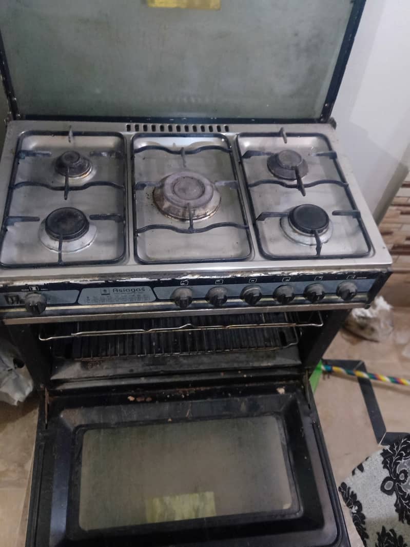 Asia Gas Cooking Range in 100% Working Condition 4