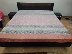 Queen size interwood bed