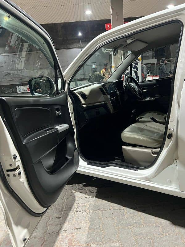 Suzuki Wagon R 2018 12